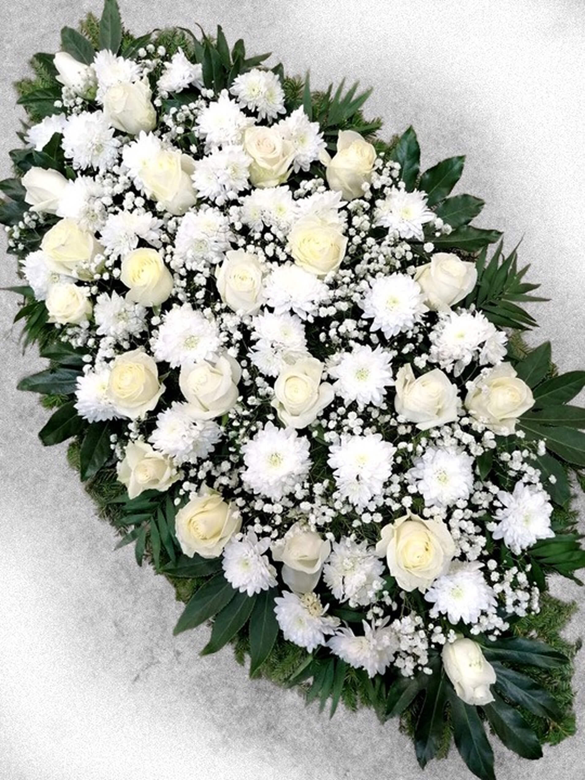 Похоронное бюро Angel AB предлагает широкий выбор траурных цветочных композиций