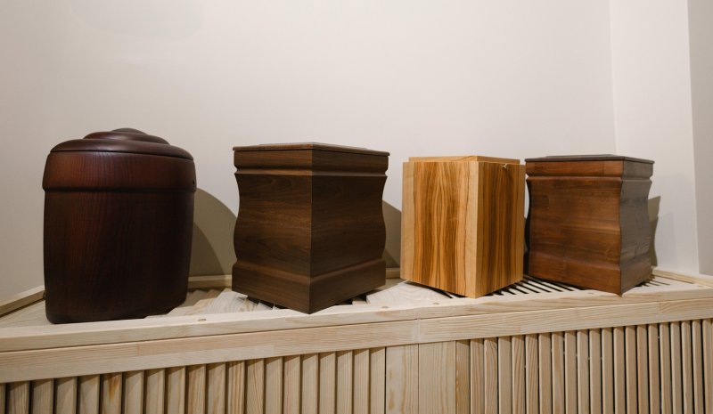 Улица Эммас 14 — урны и аксессуары